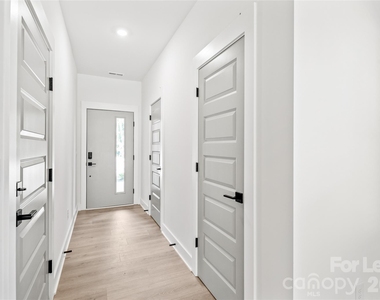 2007 Wilson Avenue - Photo Thumbnail 4