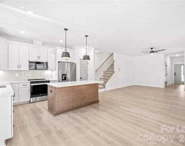 2007 Wilson Avenue - Photo Thumbnail 13
