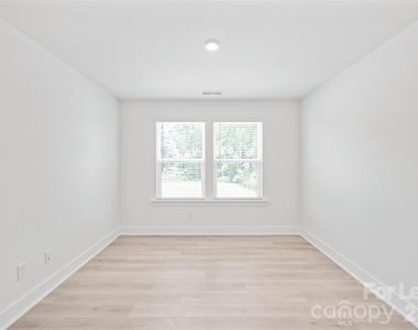 2007 Wilson Avenue - Photo Thumbnail 16