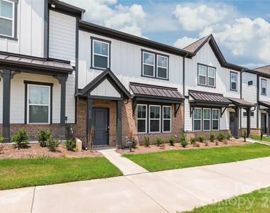 302 Silver Fleet Drive - Photo Thumbnail 2