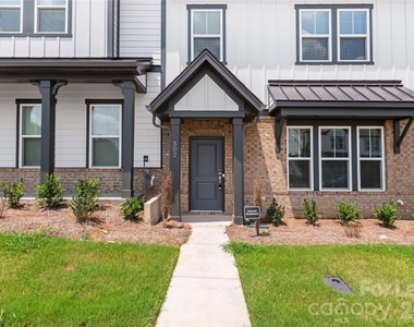 302 Silver Fleet Drive - Photo Thumbnail 3