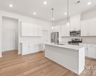 302 Silver Fleet Drive - Photo Thumbnail 10