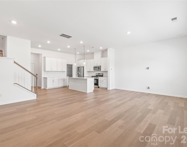 302 Silver Fleet Drive - Photo Thumbnail 4