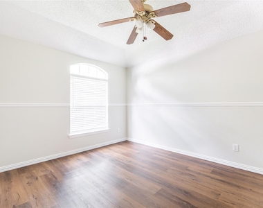 11301 New Orleans Drive - Photo Thumbnail 12