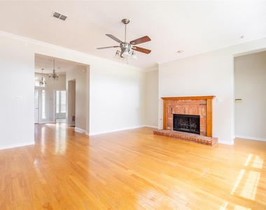 11301 New Orleans Drive - Photo Thumbnail 2