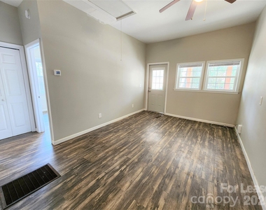 1423 Oakshade Avenue - Photo Thumbnail 6