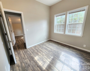 1423 Oakshade Avenue - Photo Thumbnail 8