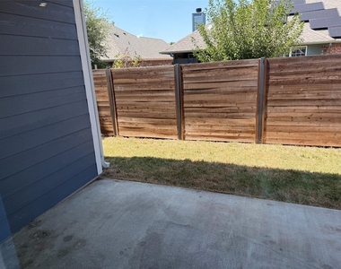 4906 Dry Creek Road - Photo Thumbnail 20