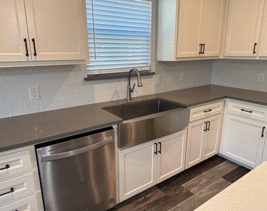 4906 Dry Creek Road - Photo Thumbnail 9