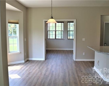 1218 Haden Drive - Photo Thumbnail 17