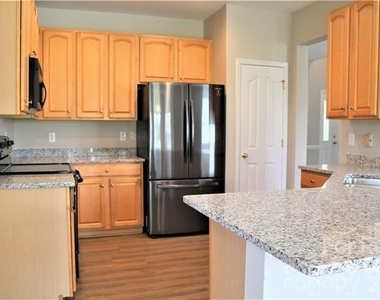 1218 Haden Drive - Photo Thumbnail 5