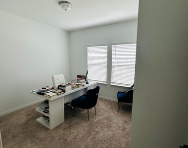 2106 Franklin Street - Photo Thumbnail 8