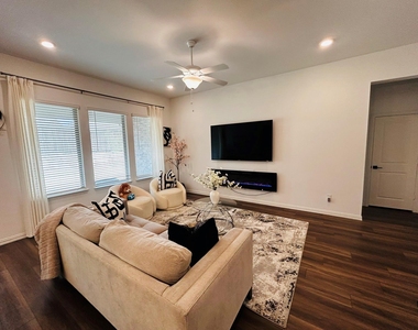 2106 Franklin Street - Photo Thumbnail 19