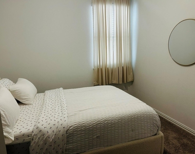 2106 Franklin Street - Photo Thumbnail 13