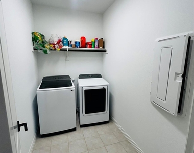 2106 Franklin Street - Photo Thumbnail 29