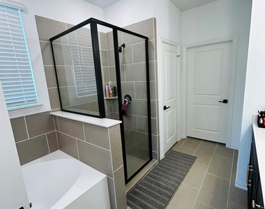 2106 Franklin Street - Photo Thumbnail 25