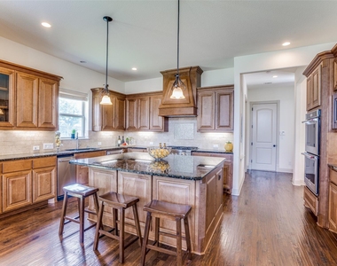 12226 Lazio Lane - Photo Thumbnail 7