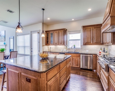 12226 Lazio Lane - Photo Thumbnail 9