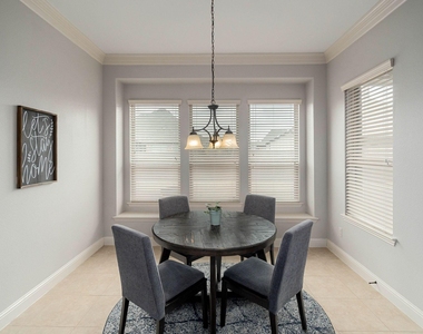 410 Oxford Place - Photo Thumbnail 8