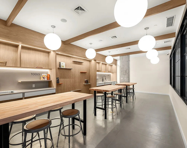 395 Carroll Street - Photo Thumbnail 11