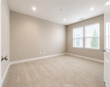 45667 Bassett Street - Photo Thumbnail 9