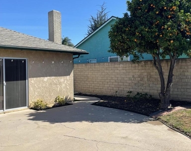 7560 Lemur Street - Photo Thumbnail 6