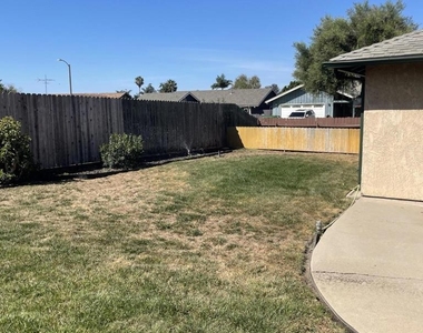 7560 Lemur Street - Photo Thumbnail 5