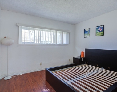 1751 Fullerton - Photo Thumbnail 18