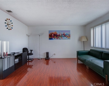 1751 Fullerton - Photo Thumbnail 6