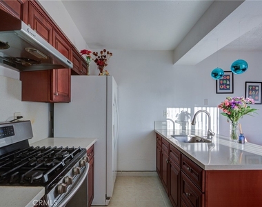 1751 Fullerton - Photo Thumbnail 14