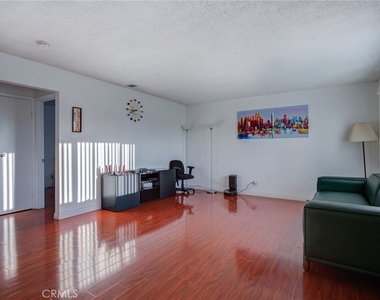 1751 Fullerton - Photo Thumbnail 5