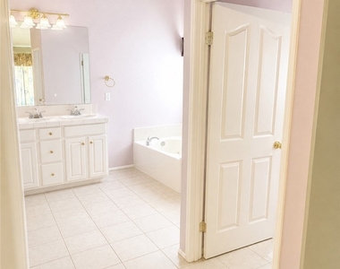 13104 Angeles Trail Way - Photo Thumbnail 11