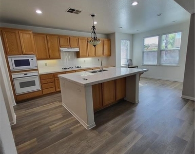 12737 Burbank Road - Photo Thumbnail 8