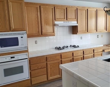 12737 Burbank Road - Photo Thumbnail 7