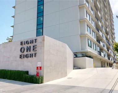 818 N Doheny Drive - Photo Thumbnail 1