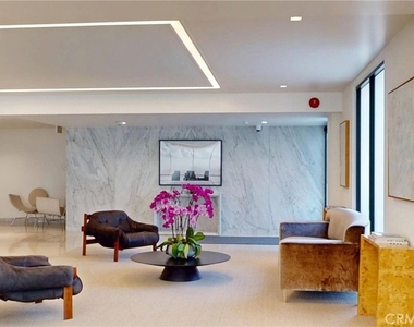 818 N Doheny Drive - Photo Thumbnail 3