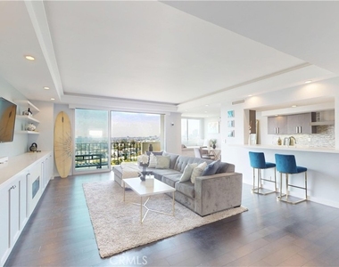 818 N Doheny Drive - Photo Thumbnail 4