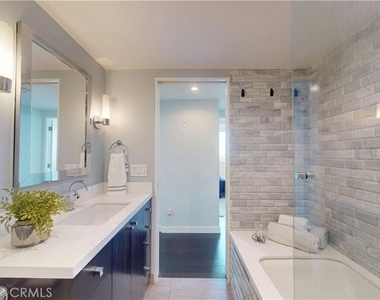 818 N Doheny Drive - Photo Thumbnail 23