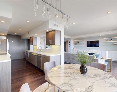 818 N Doheny Drive - Photo Thumbnail 12