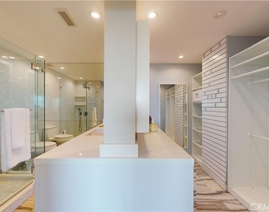 818 N Doheny Drive - Photo Thumbnail 28