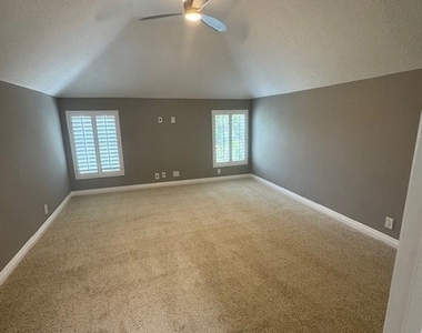 25906 Bellis Drive - Photo Thumbnail 5