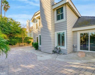 25906 Bellis Drive - Photo Thumbnail 7