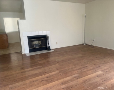 43516 32nd Street E - Photo Thumbnail 2