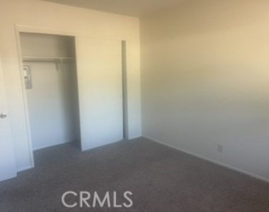 1 Mayfair Dr, - Photo Thumbnail 3