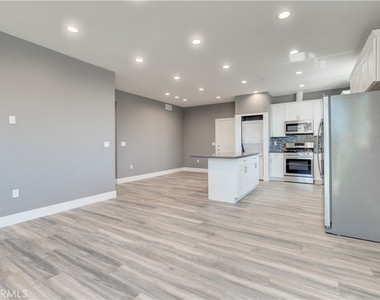 3626 S Cimarron Street - Photo Thumbnail 8