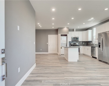3626 S Cimarron Street - Photo Thumbnail 7