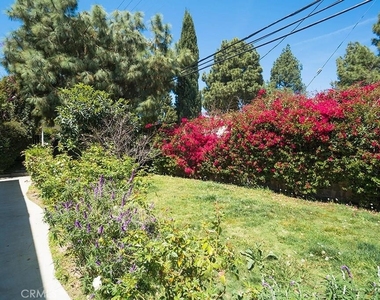 382 S Miraleste Drive - Photo Thumbnail 5