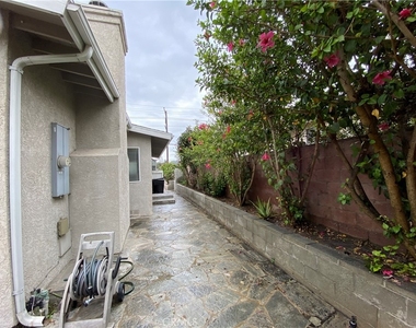 21622 Palos Verdes Blvd Boulevard - Photo Thumbnail 13