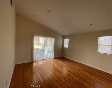 21622 Palos Verdes Blvd Boulevard - Photo Thumbnail 17