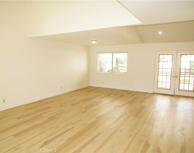 1099 W Ontario - Photo Thumbnail 1